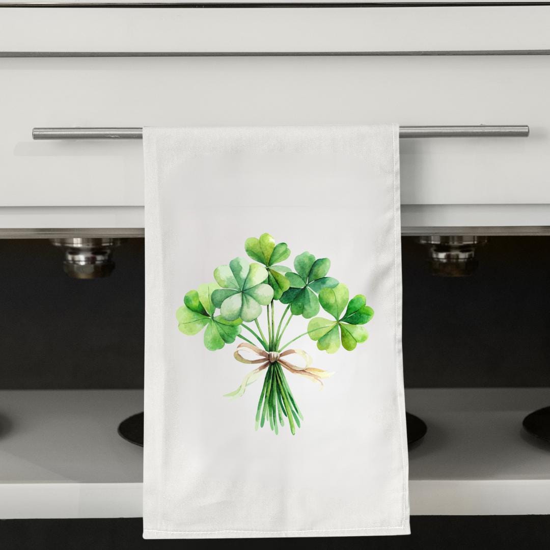 St Patrick’s Day Tea Towel – Shamrock Kitchen Towel – Irish Clover Decor – March Hostess Gift – Green Farmhouse